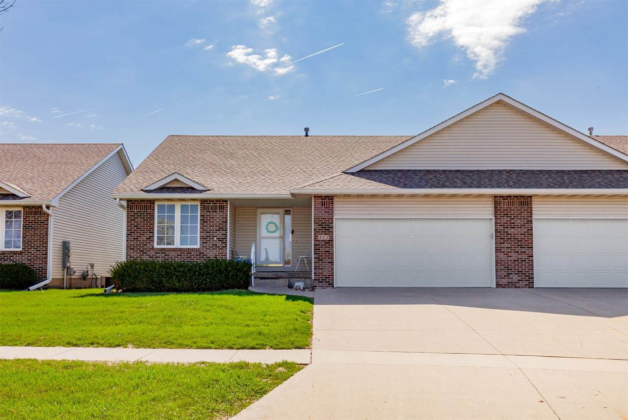 842 Lindsay Court - Photo 1