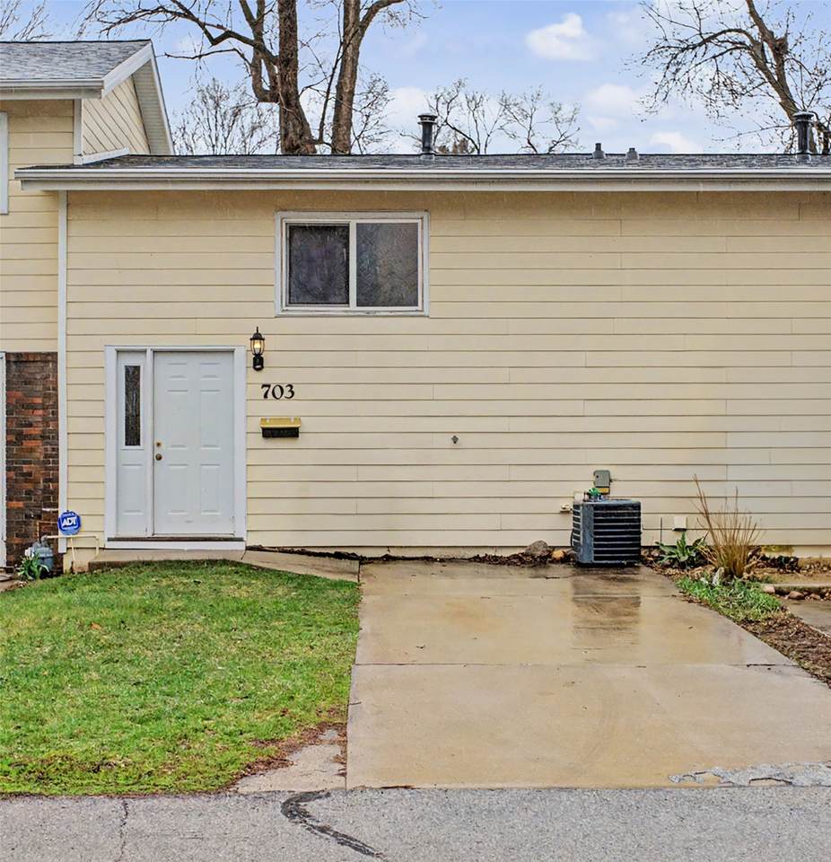 703 Meadow Place - Photo 1
