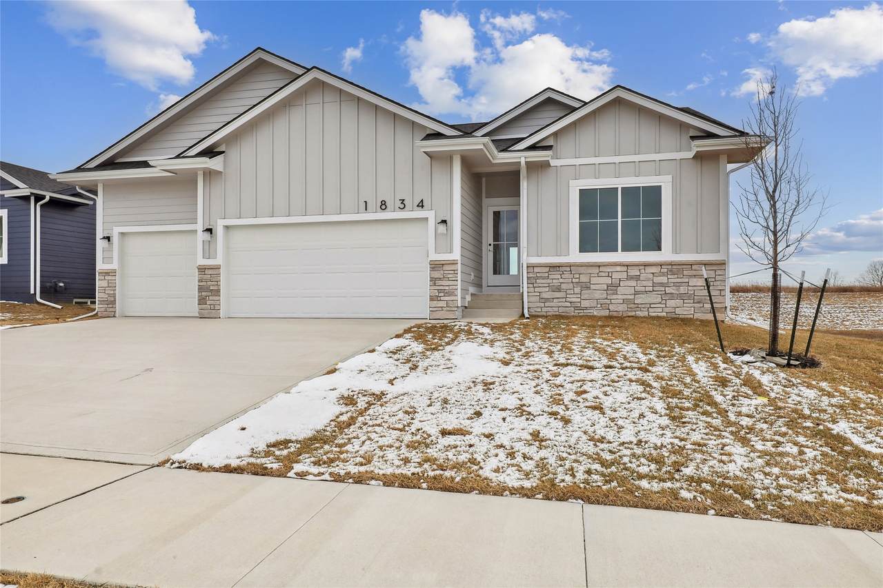 1834 Silver Maple Drive - Photo 1