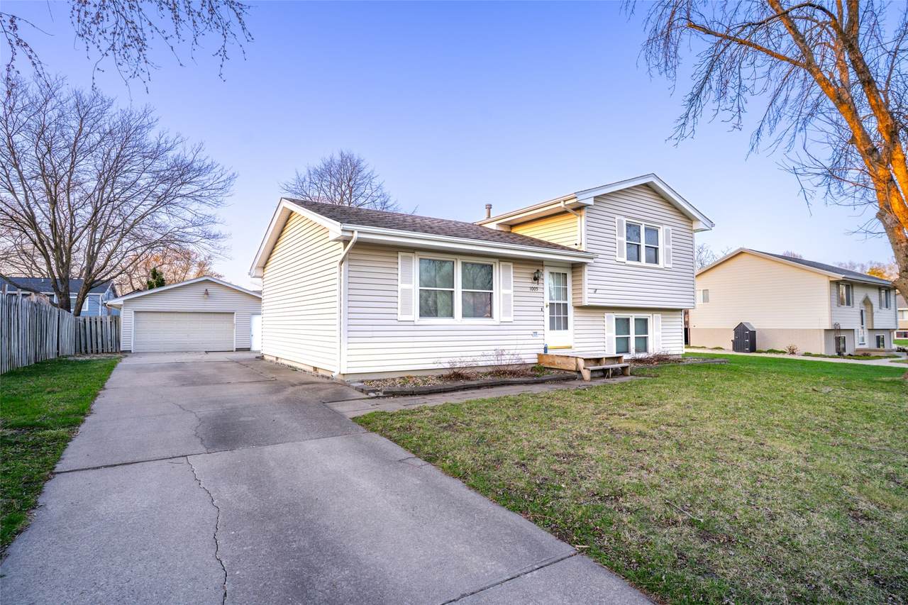 1005 6th Street - Photo 1