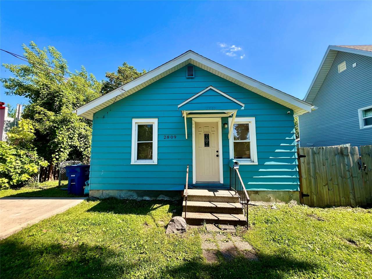 2809 Easton Boulevard - Photo 1