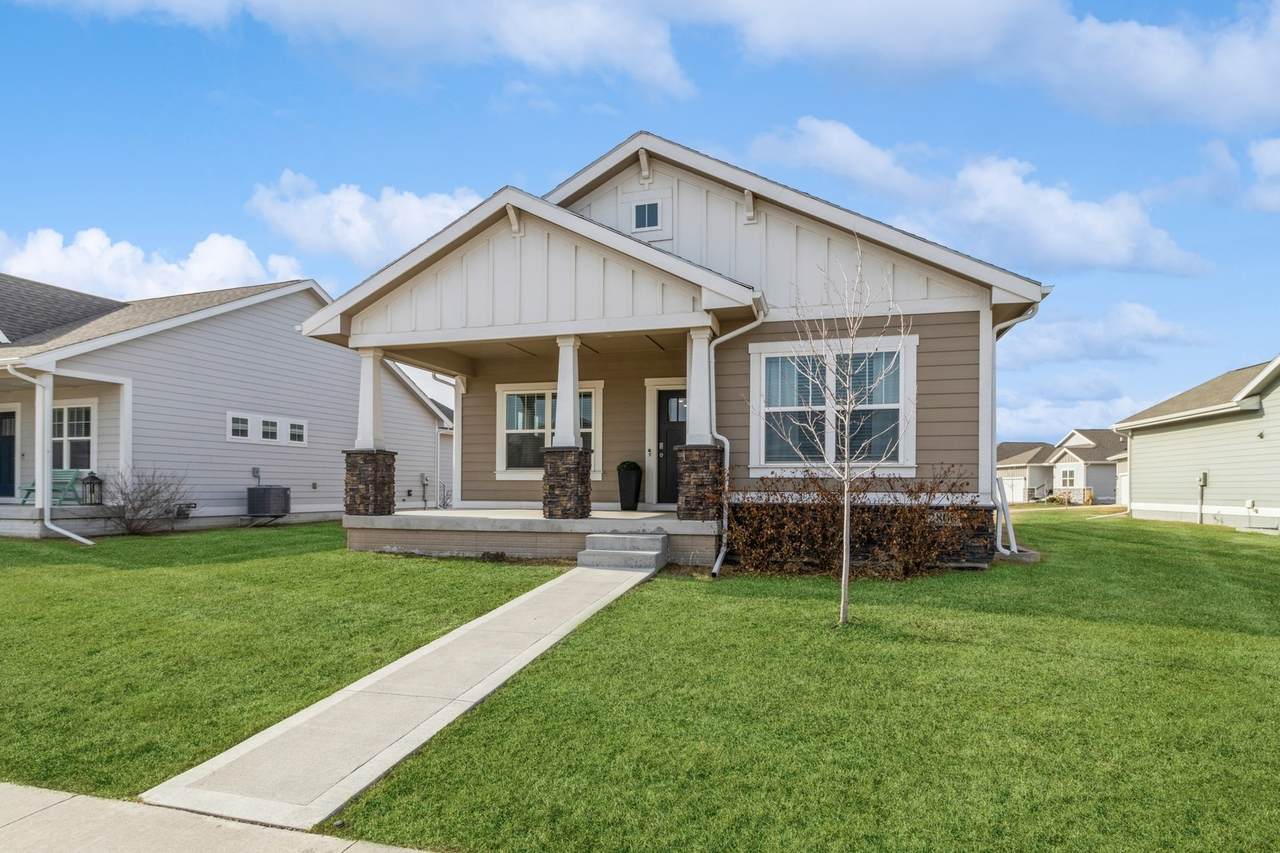 2806 Prairie Trail Parkway - Photo 1