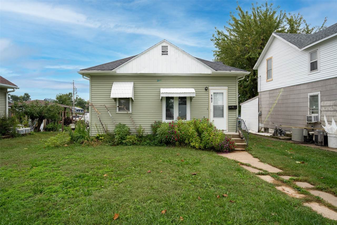 107 9th Avenue - Photo 1