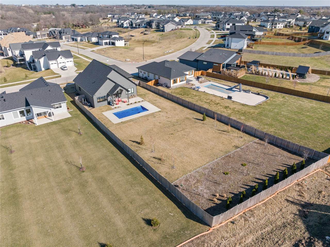 2540 Belmont Boulevard - Photo 1