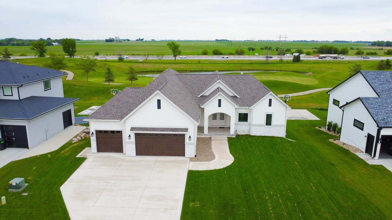 5027 Seneca Drive - Photo 1
