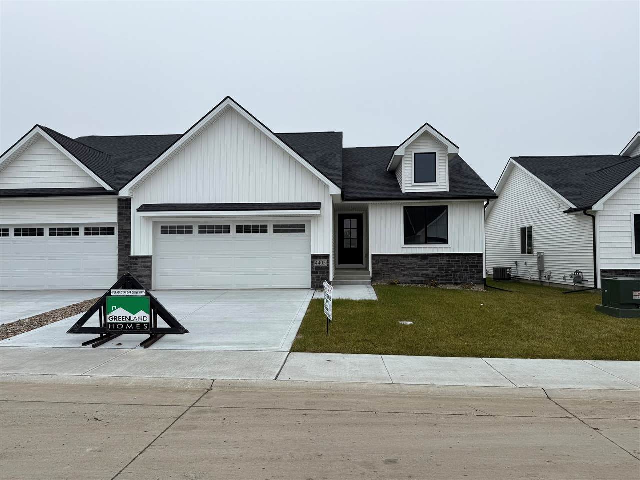 4405 Olivia Lane - Photo 1