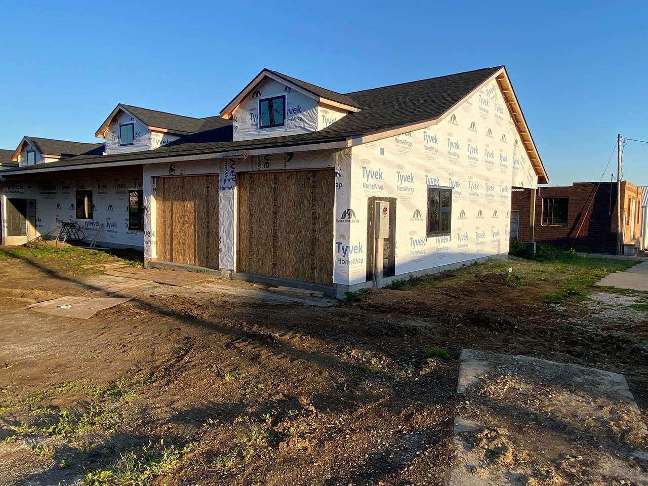 302 Perry Street - Photo 1