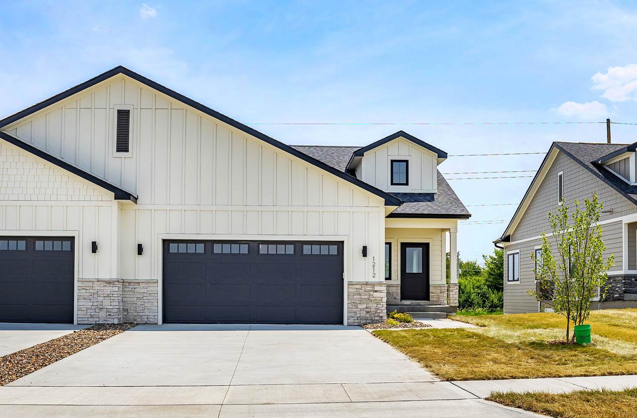 1206 Westview Drive - Photo 1