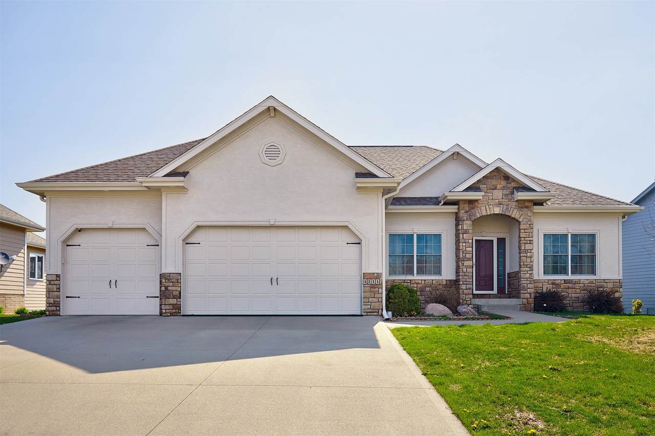 4111 140th Street - Photo 1