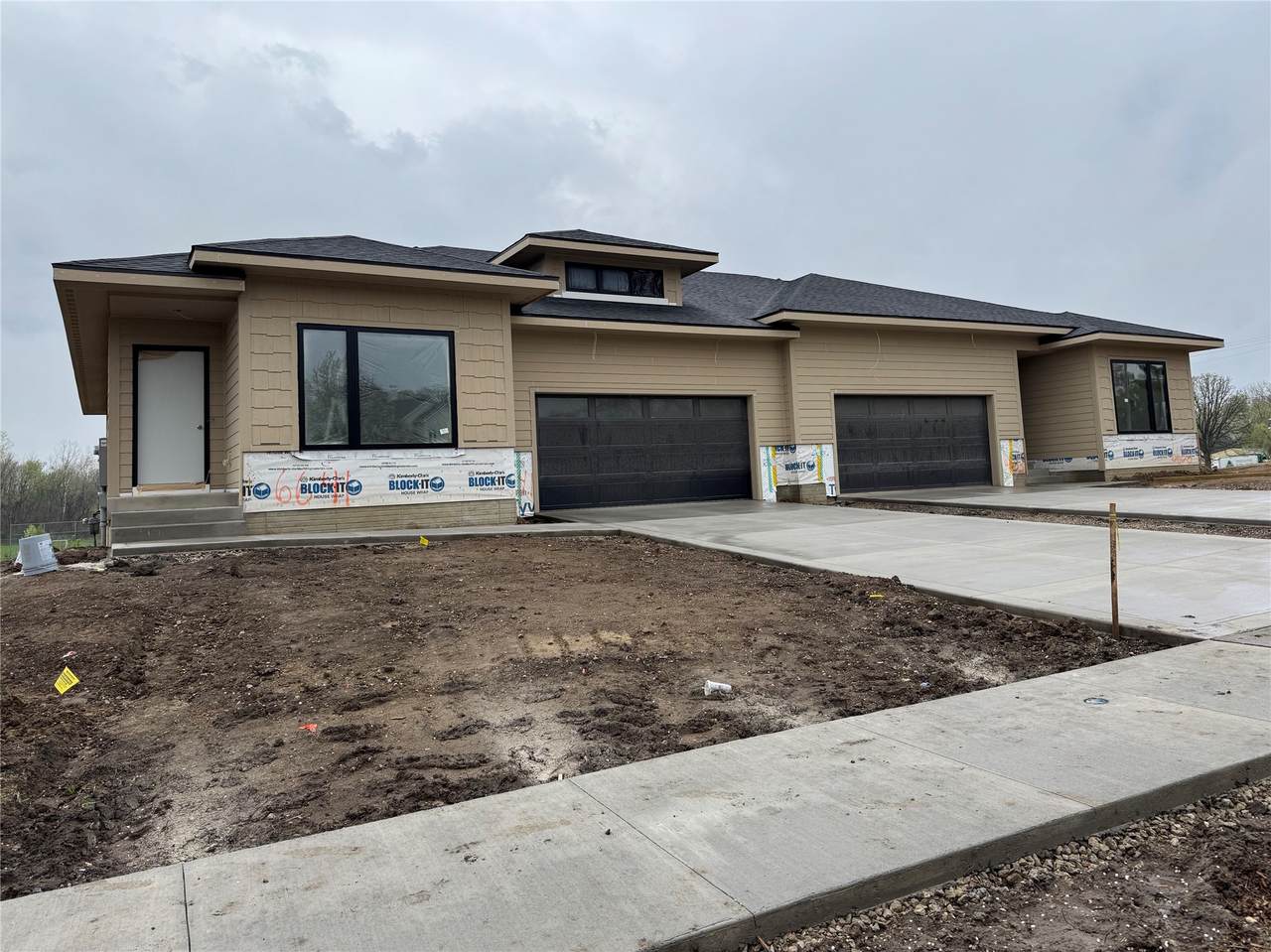6641 River Bend Drive - Photo 1