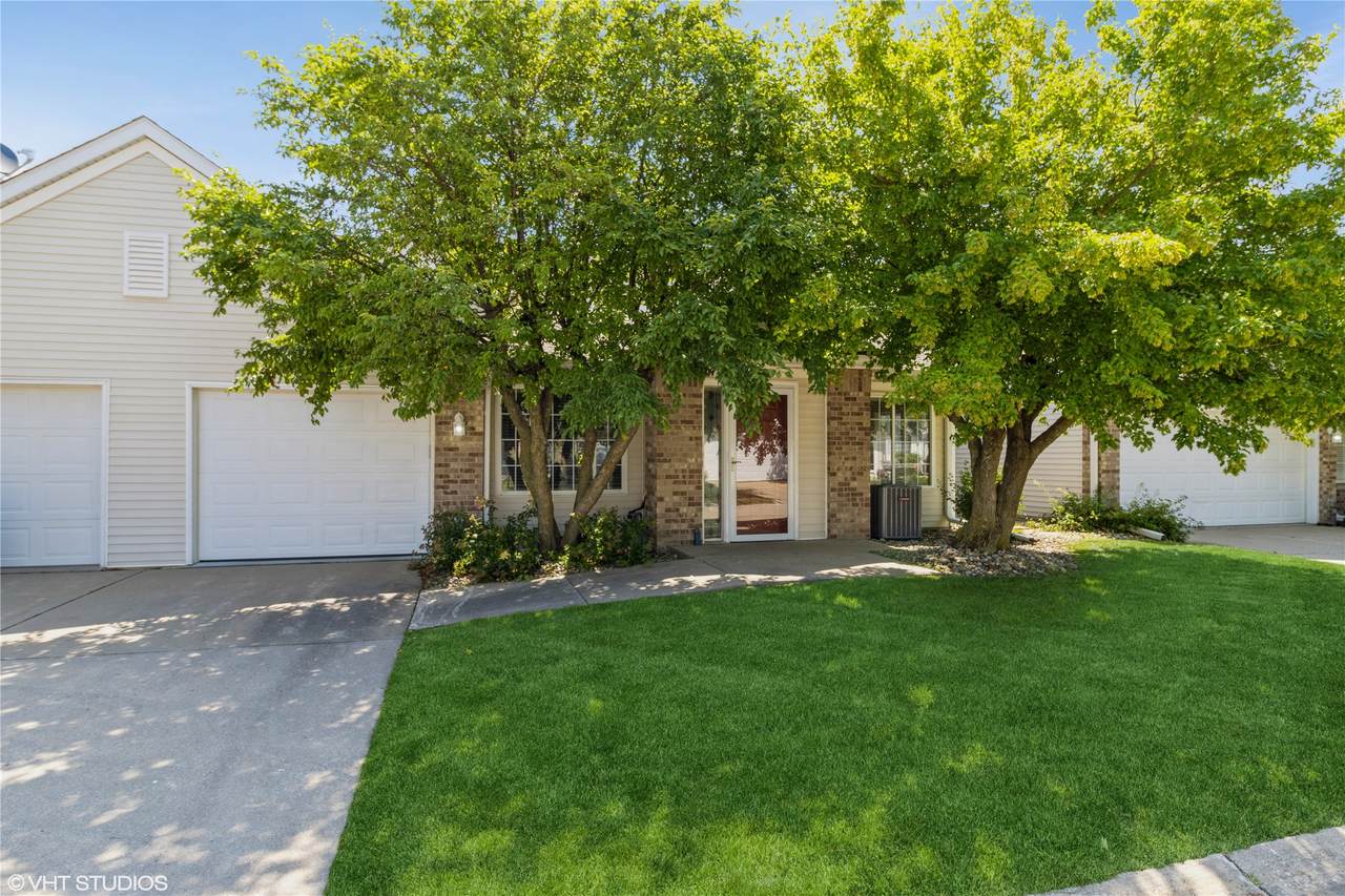 140 Georgetown Boulevard - Photo 1