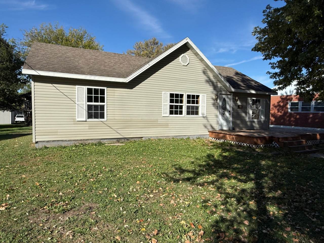 208 4th Street - Photo 1