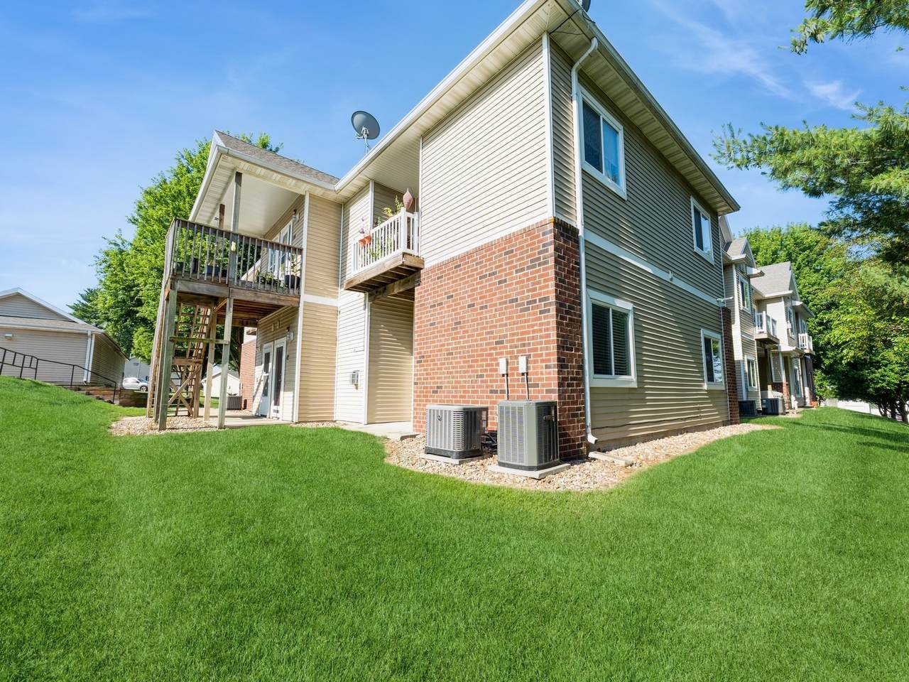 1106 6th Street - Photo 1