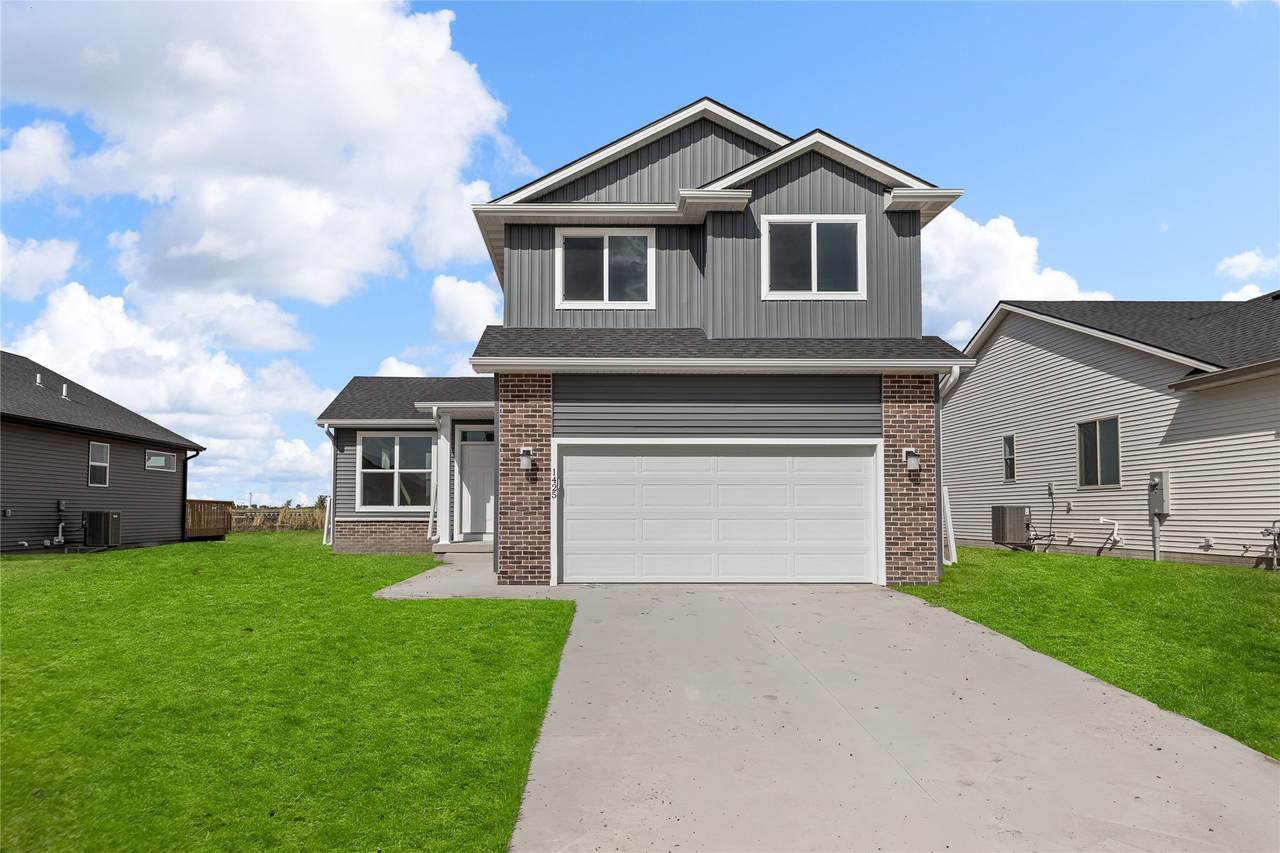 1425 Locust Street - Photo 1