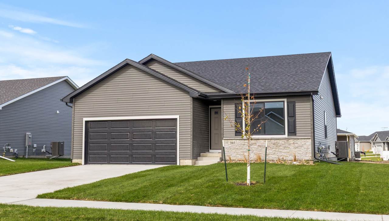 565 Compass Avenue - Photo 1