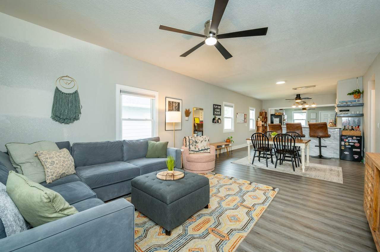 2317 Des Moines Street - Photo 1