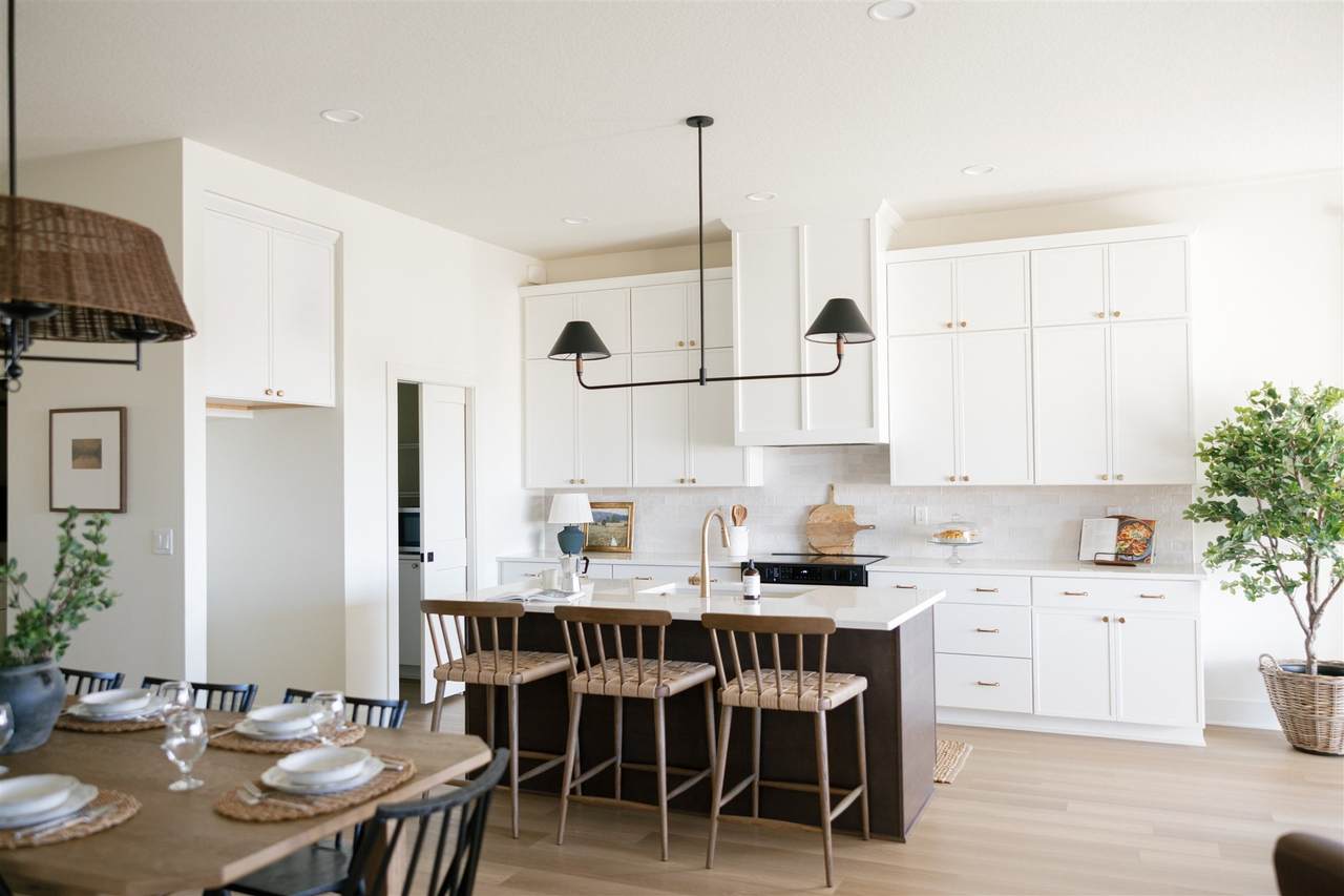 285 Marigold Avenue - Photo 1