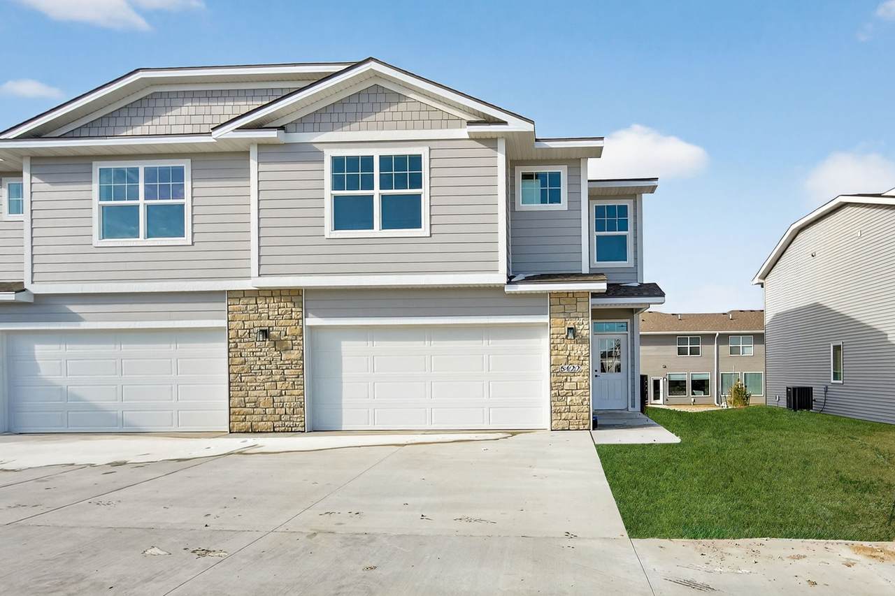 5420 153rd Street - Photo 1