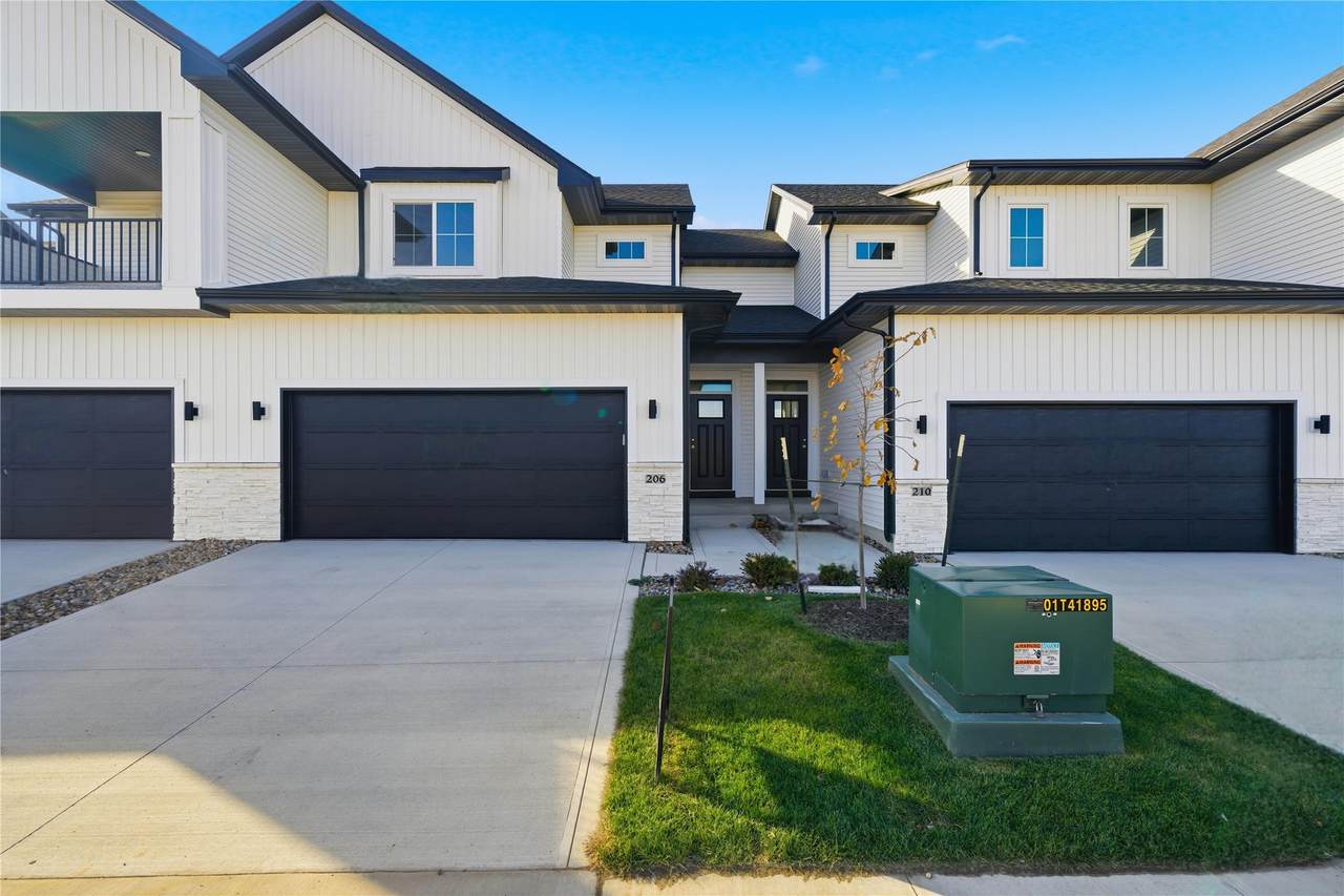 206 Doe Pointe Lane - Photo 1