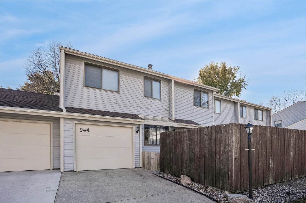 944 Sunburst Lane - Photo 1