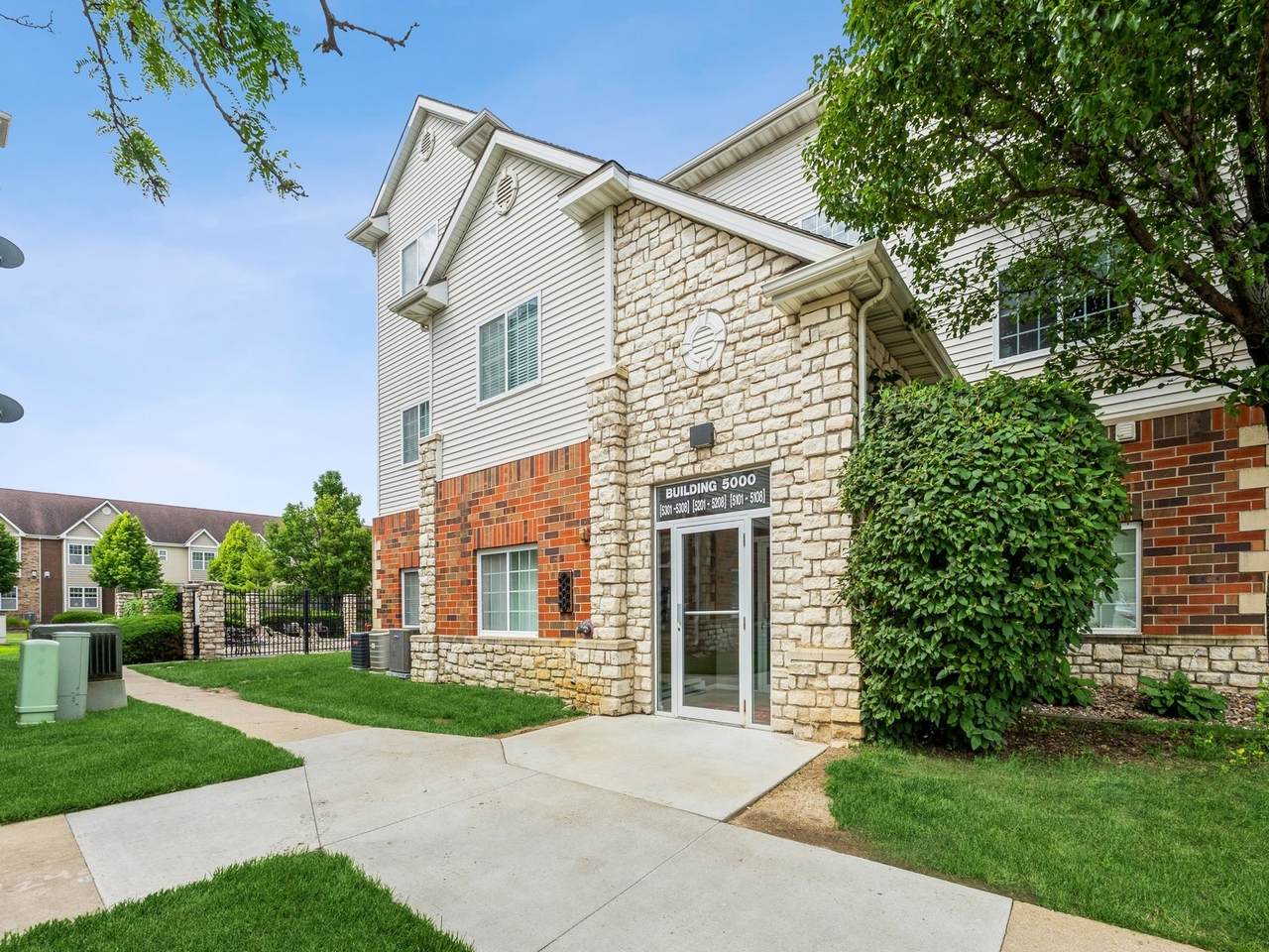 6255 Beechtree Drive - Photo 1