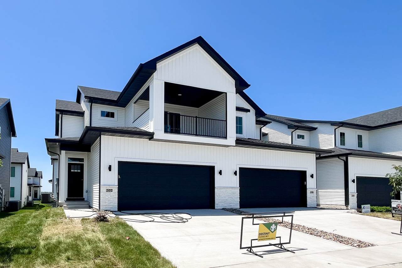 202 Doe Pointe Lane - Photo 1