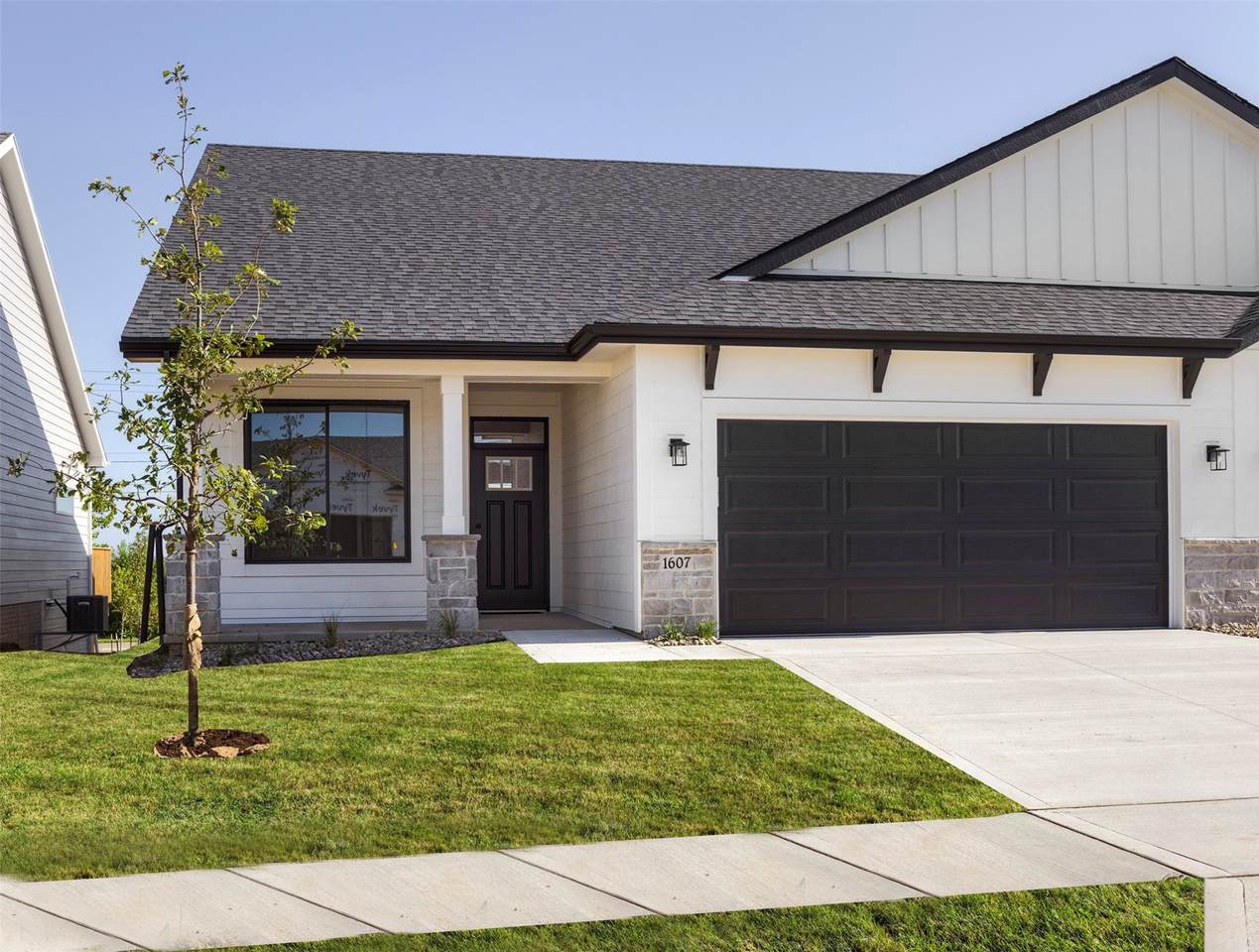 1607 Garland Avenue - Photo 1