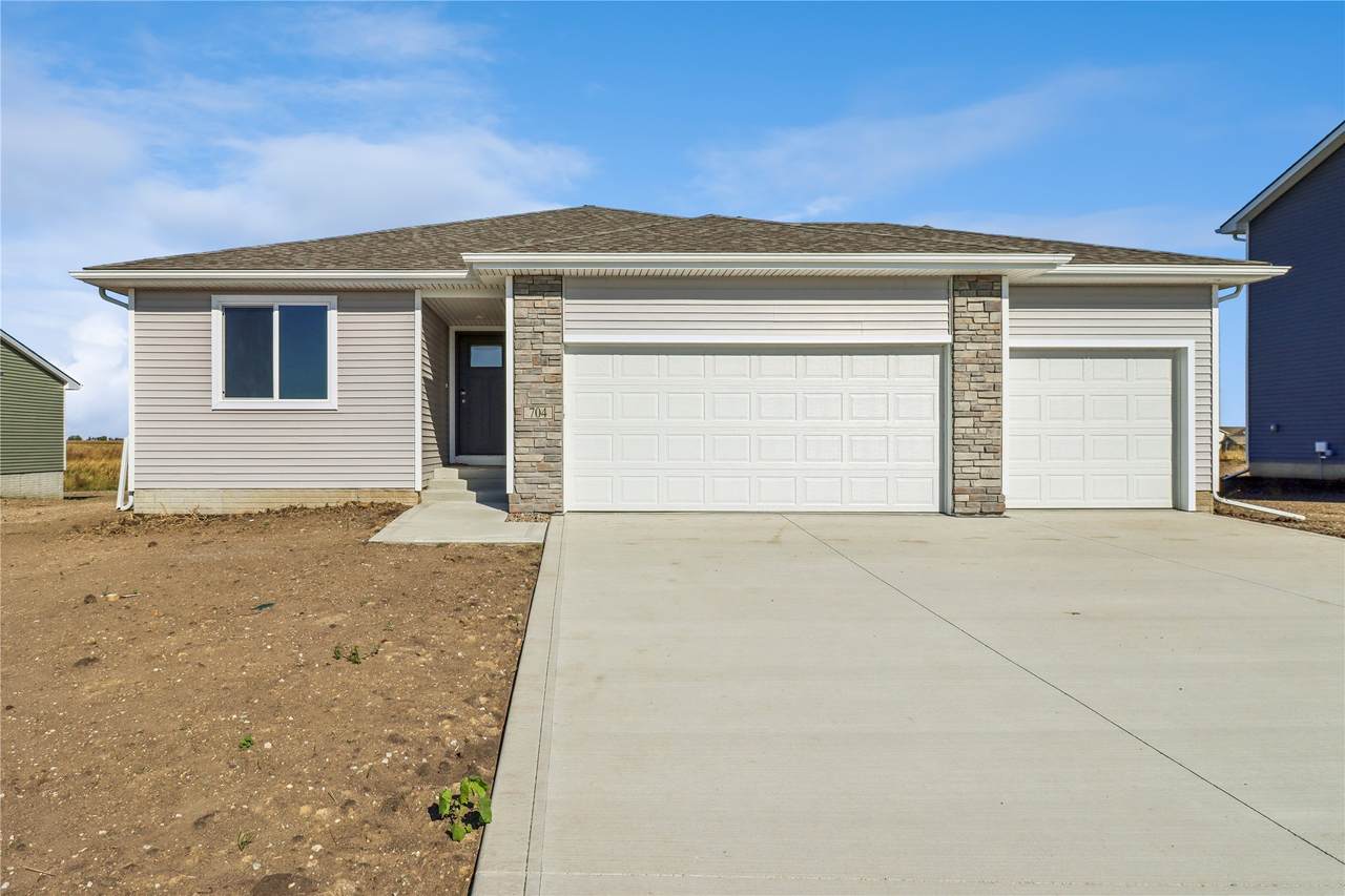 704 5th Street - Photo 1