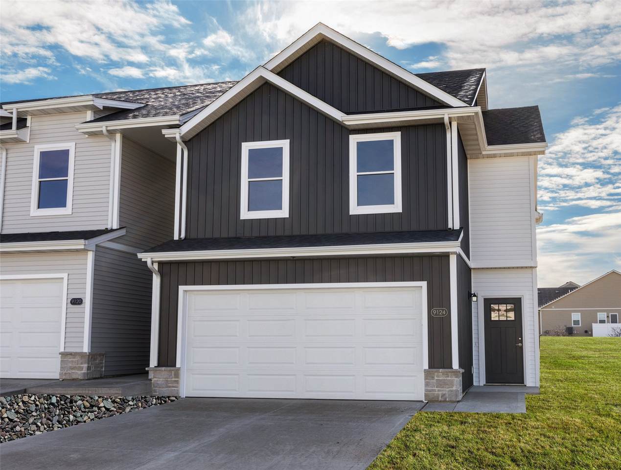 9124 Robinson Drive - Photo 1