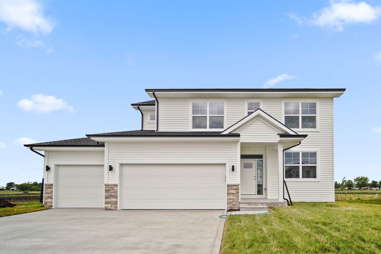 327 41st Street - Photo 1