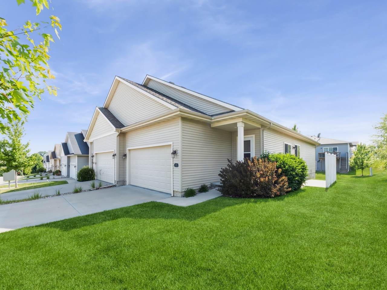 725 Dogwood Lane - Photo 1