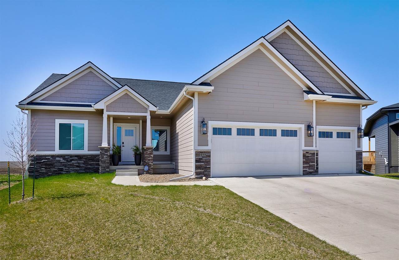 455 Ashley Circle - Photo 1