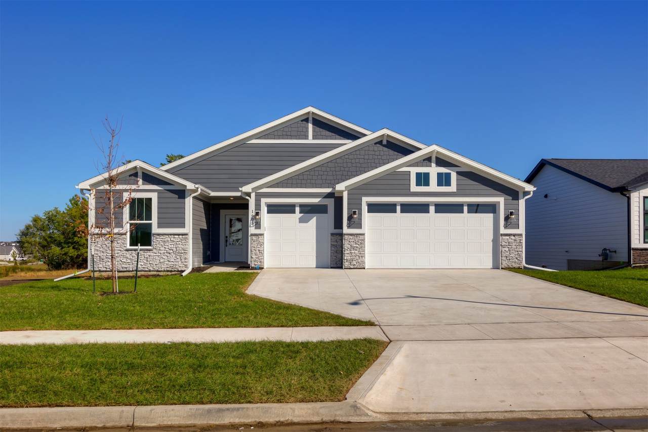 1605 Parkside Lane - Photo 1