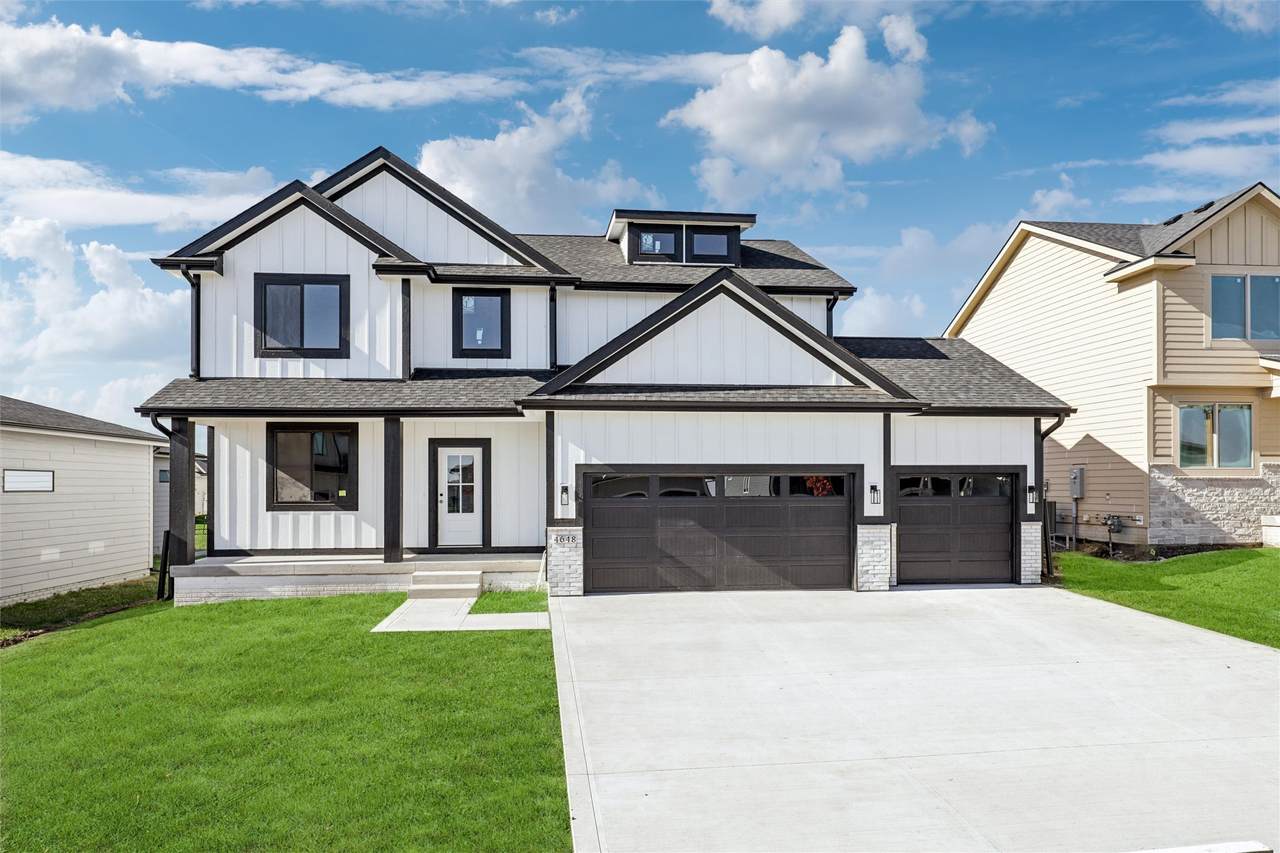 4648 177th Street - Photo 1