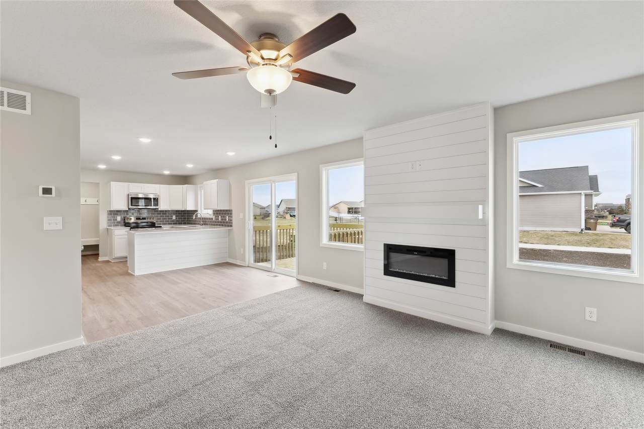 303 29th Street - Photo 1