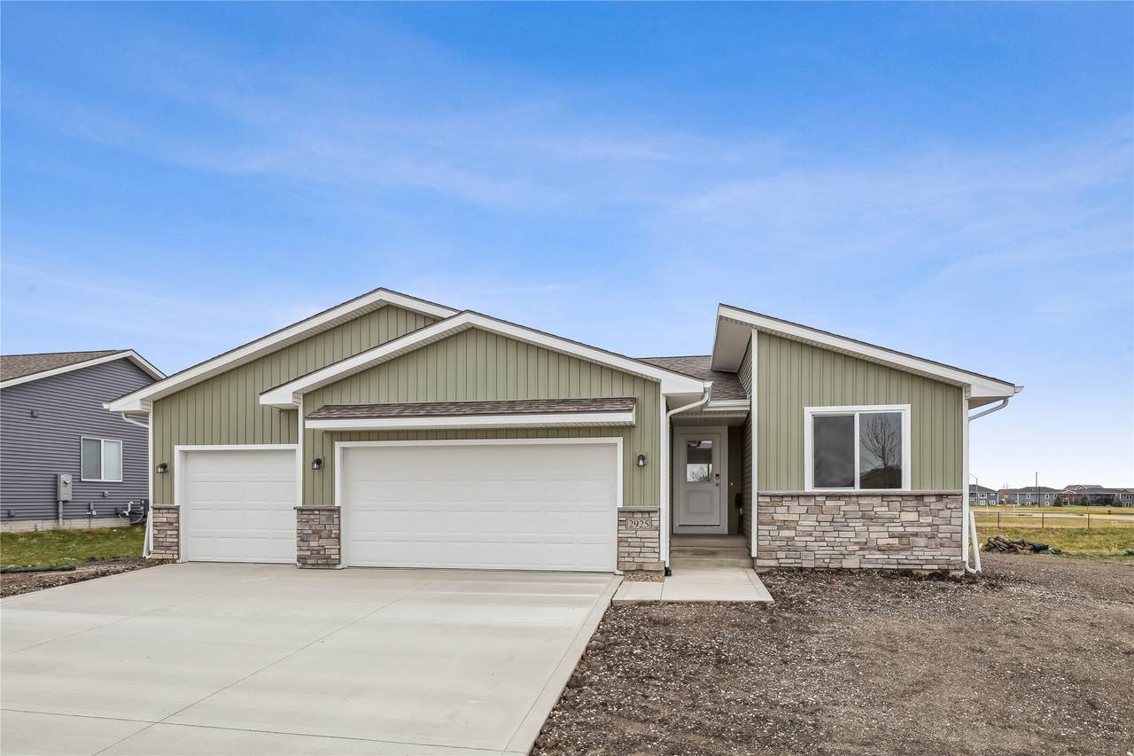 2925 3rd Avenue - Photo 1