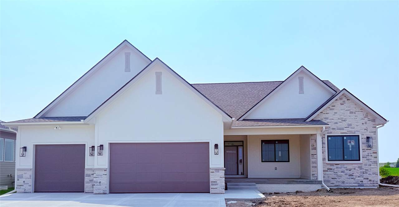3034 Beechwood Drive - Photo 1