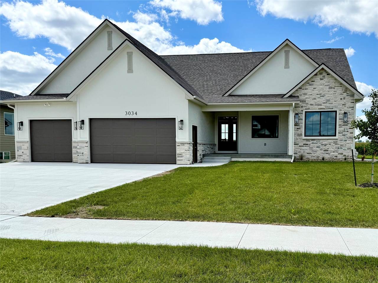 3034 Beechwood Drive - Photo 1