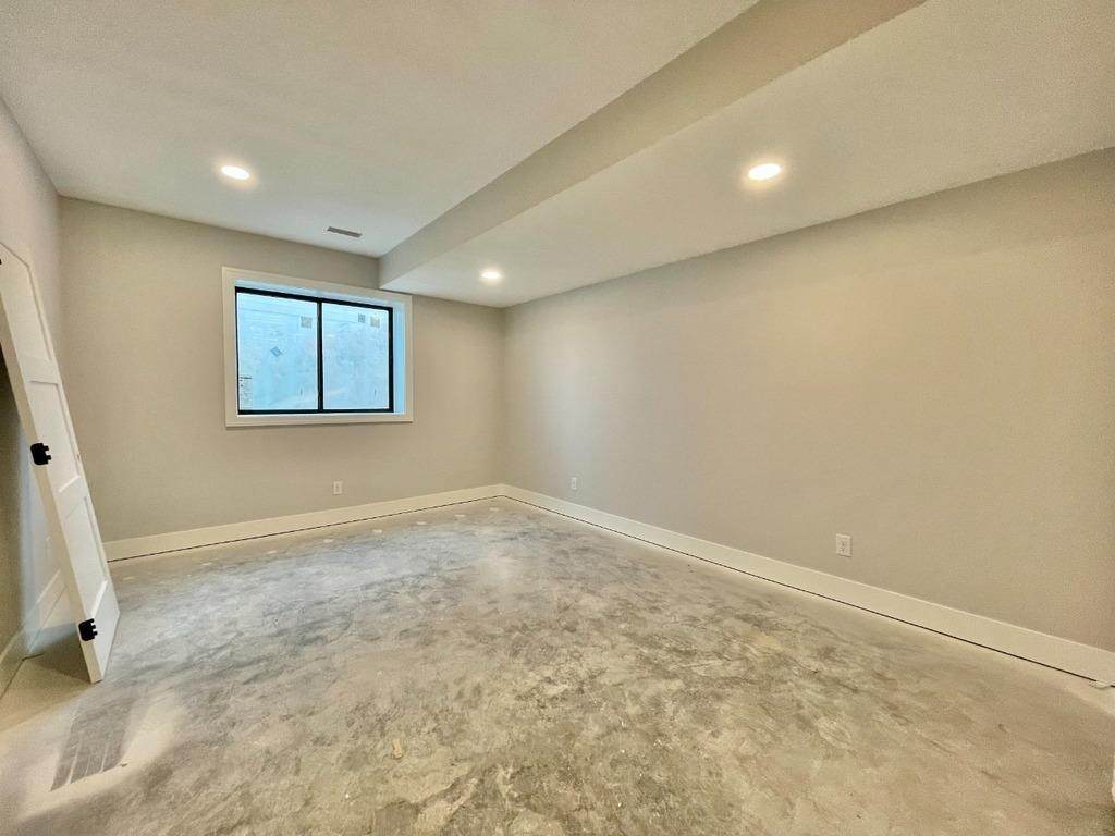 4845 159th Street - Photo 1
