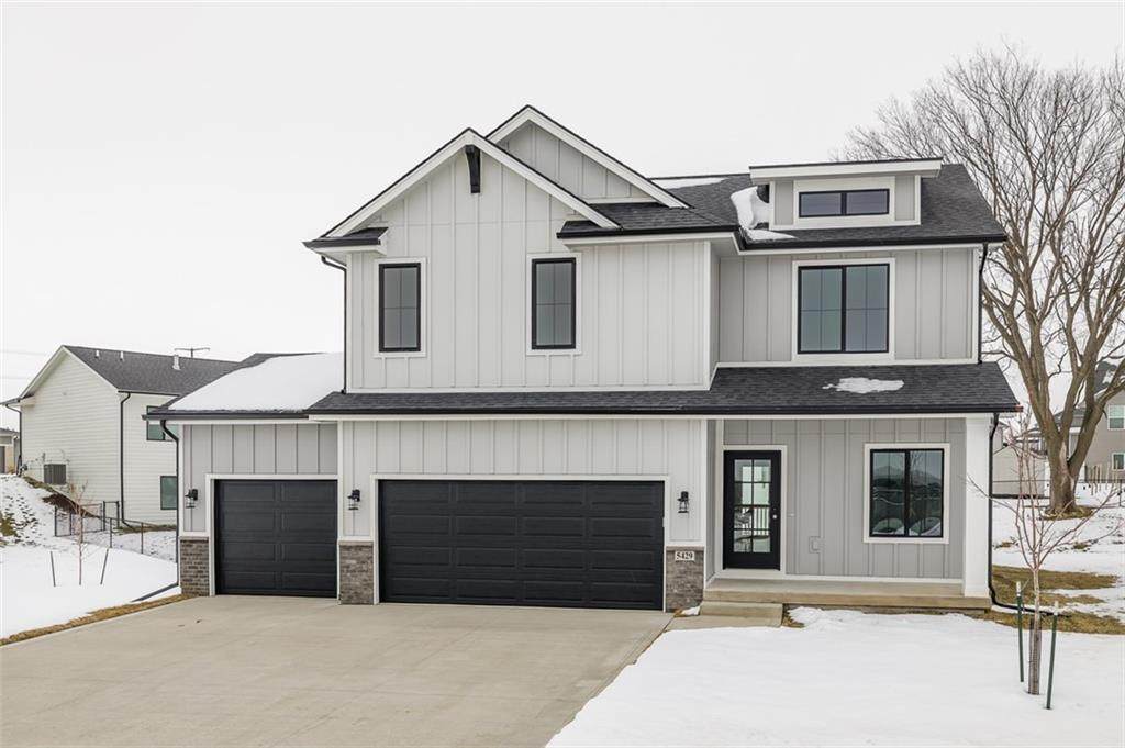 5429 150th Street - Photo 1