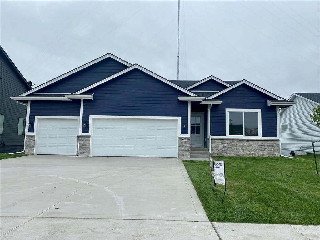 612 Sunset Drive - Photo 1