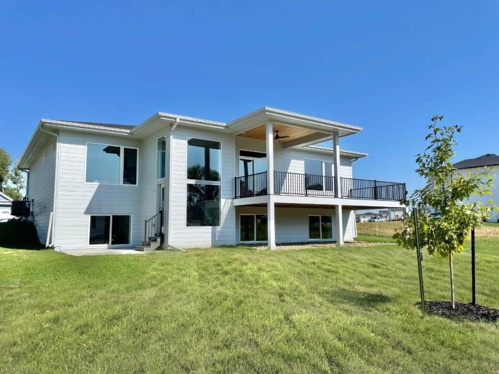 5015 153rd Street - Photo 1
