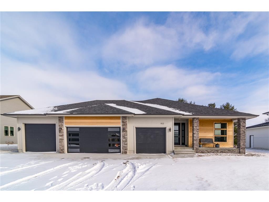 913 Cedar Court - Photo 1