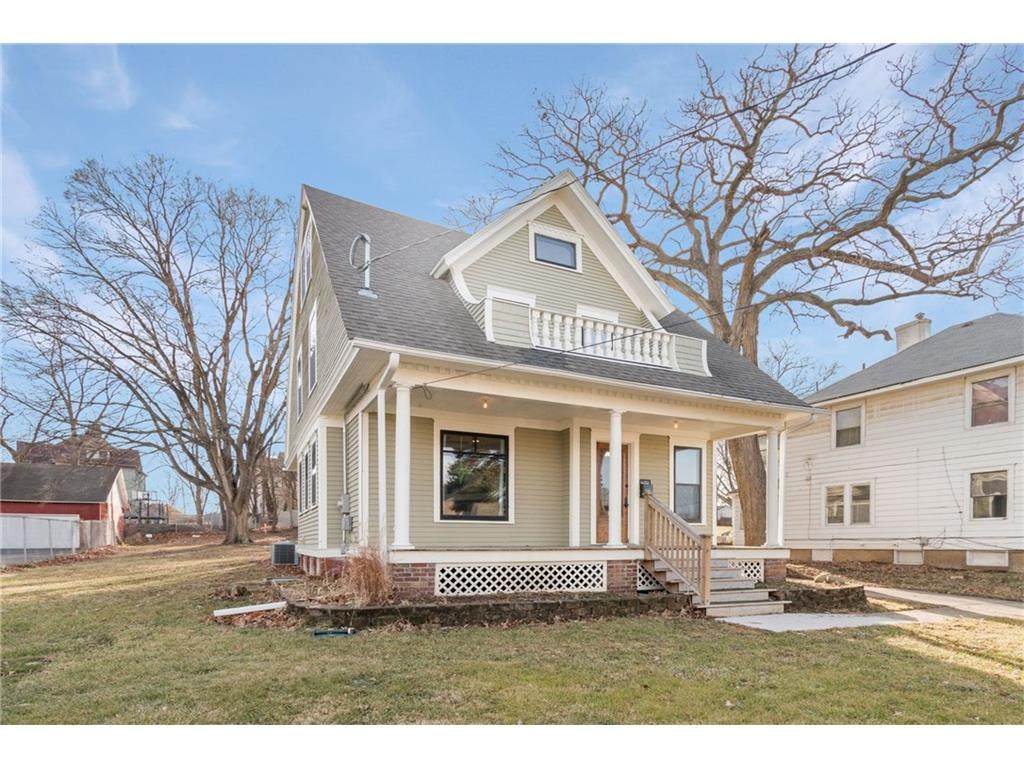 1942 Arlington Avenue - Photo 1