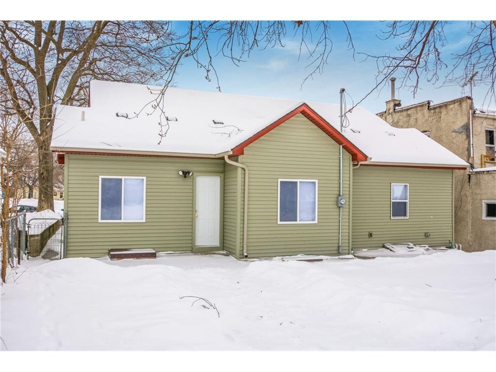 1104 Walker Street - Photo 1