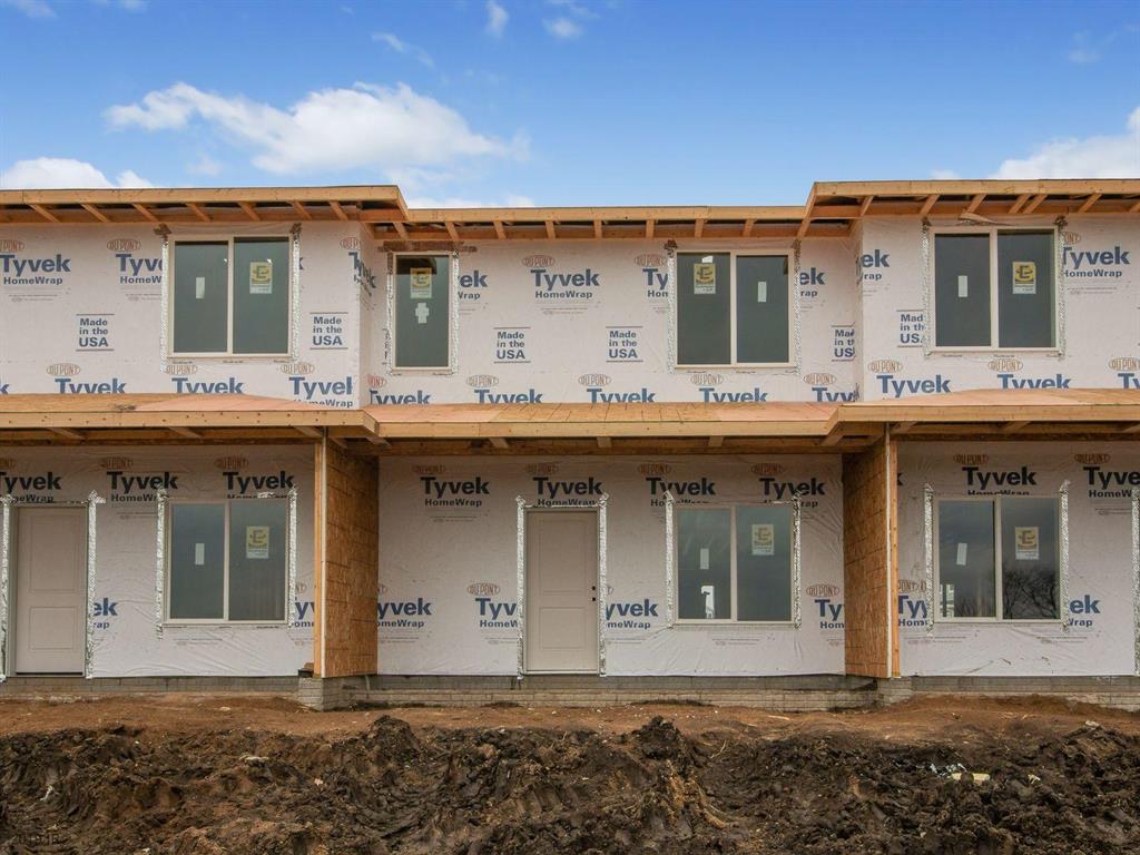 2302 Parkview Crossing Drive - Photo 1