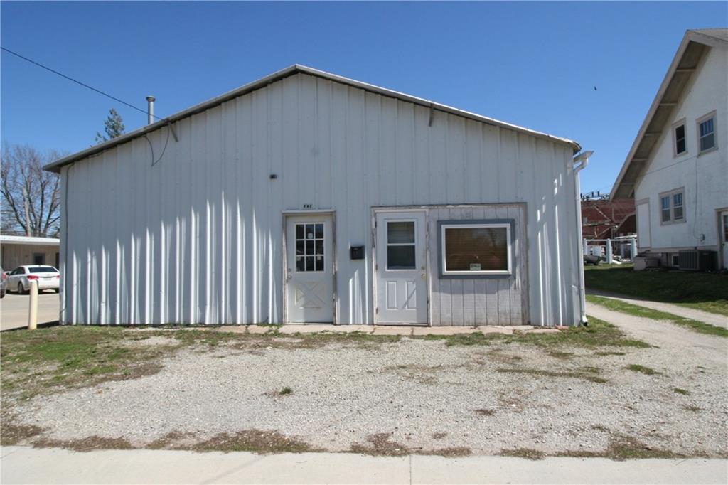 415 10th Street - Photo 1
