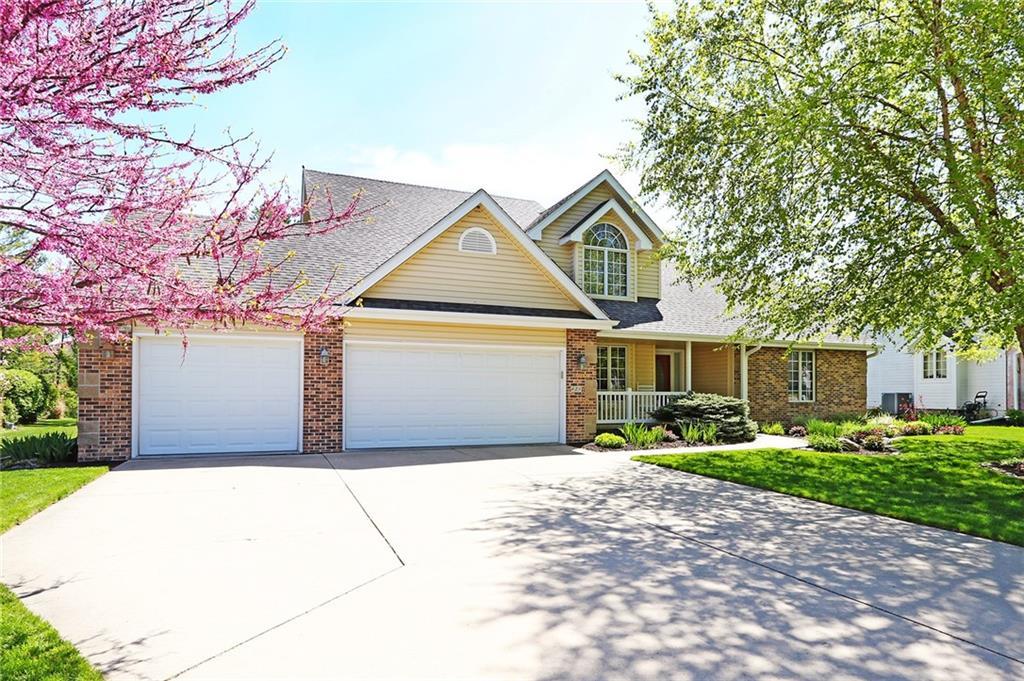 425 Pine Ridge Drive - Photo 1