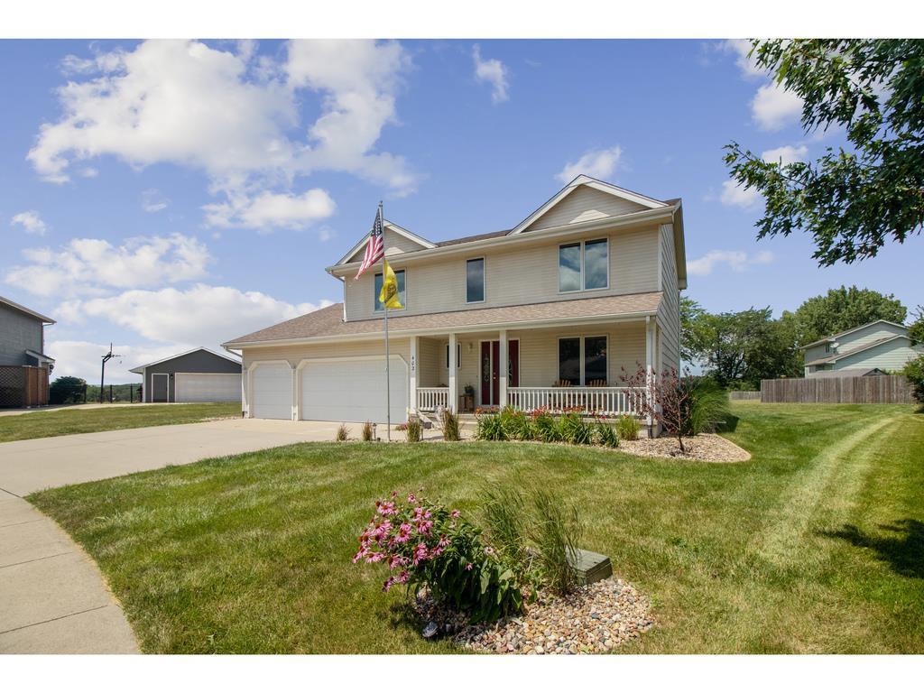 402 Maple Court - Photo 1