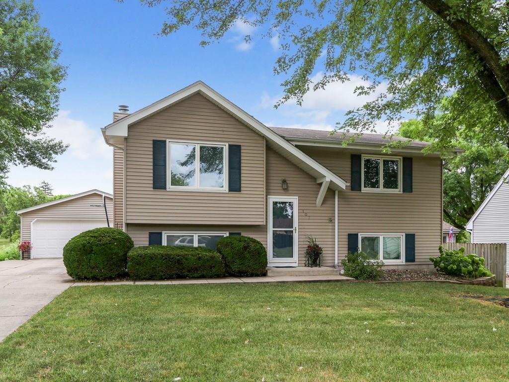 107 10th Avenue - Photo 1